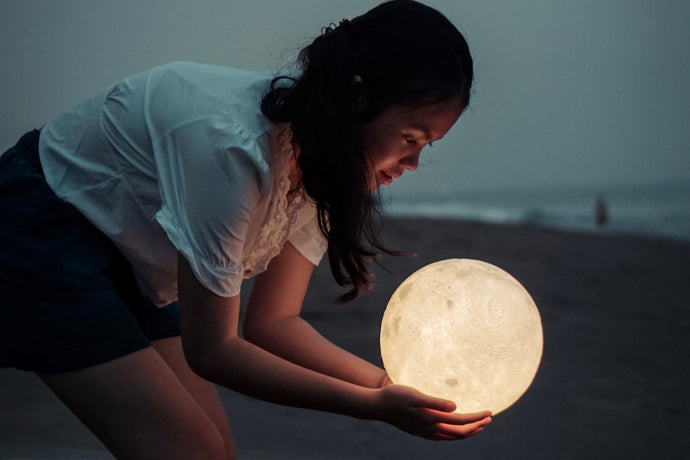 How to Create Your Own Full Moon Ritual | 10 Ideas
